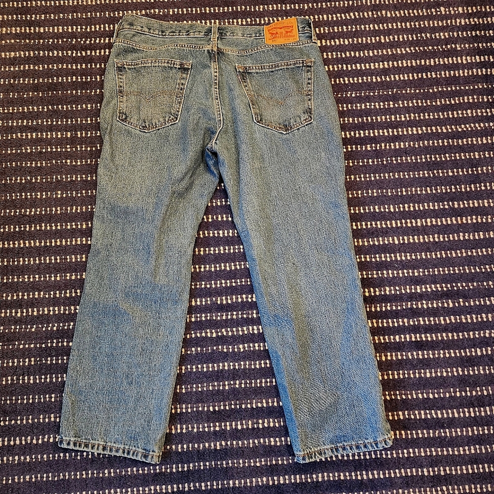 Levis mens jean medium wash 36 x 29